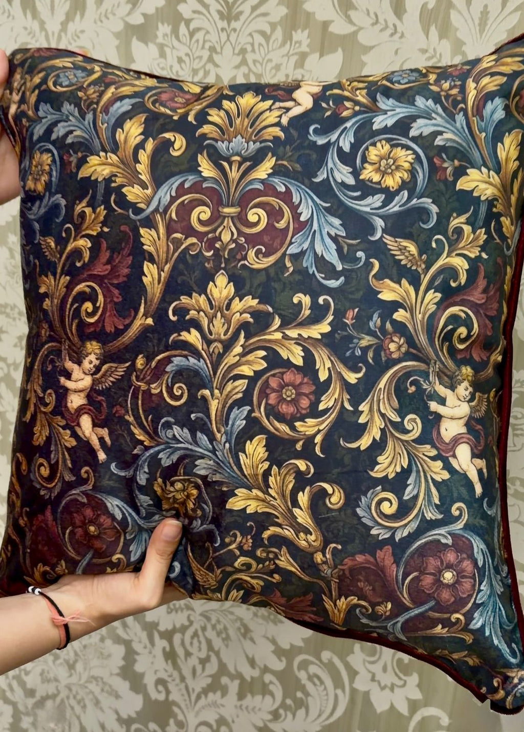 Royal majesty cushion cover