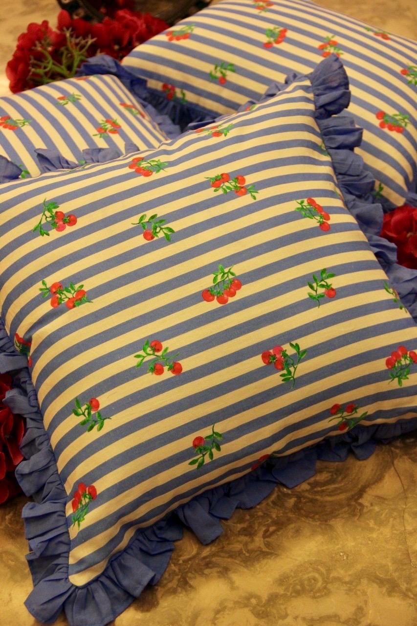 Frill & Flow (16x16) Cushion cover