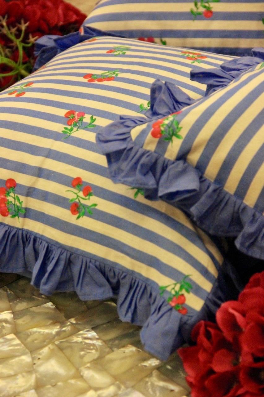 Frill & Flow (16x16) Cushion cover